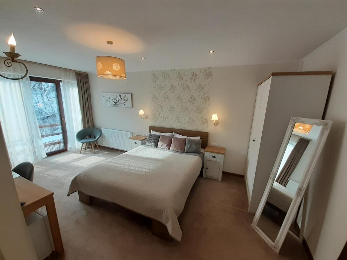 Lanobila Hotel Синая Екстериор снимка