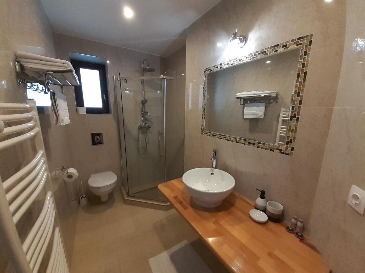 Lanobila Hotel Синая Екстериор снимка