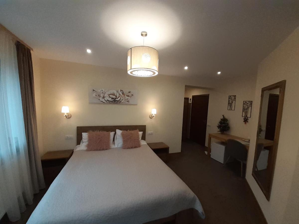 Lanobila Hotel Синая Екстериор снимка