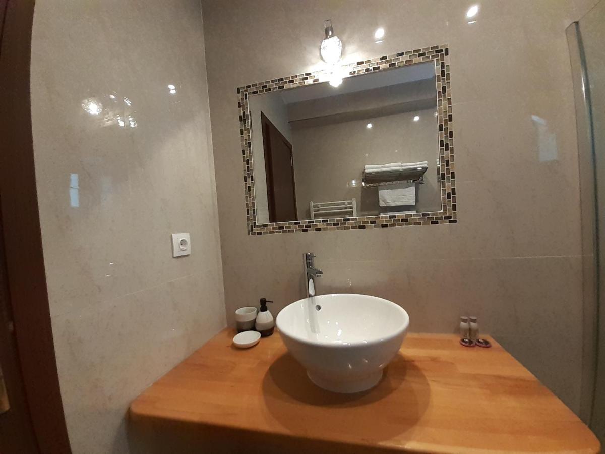 Lanobila Hotel Синая Екстериор снимка